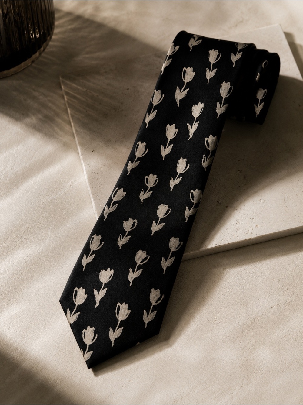 Hugo Boss ($175) 100% Silk Italian Floral Tulip Tie Black Cream 4” Wide Vintage
